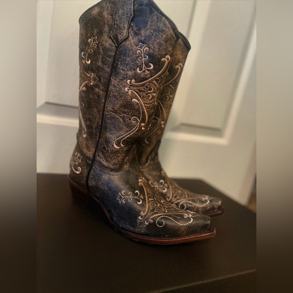 Rustic Brown Cowboy boots